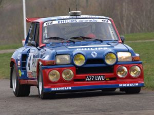 Renault 5 Maxi Turbo de competición azul y rojo